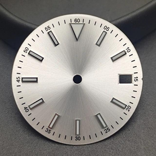 Seiko nh35 vs eta 2824 hotsell